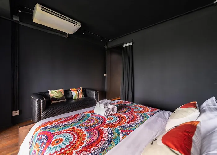 Miq Ekkamai2 3br Designer Oval Bathtub 15pax Villa