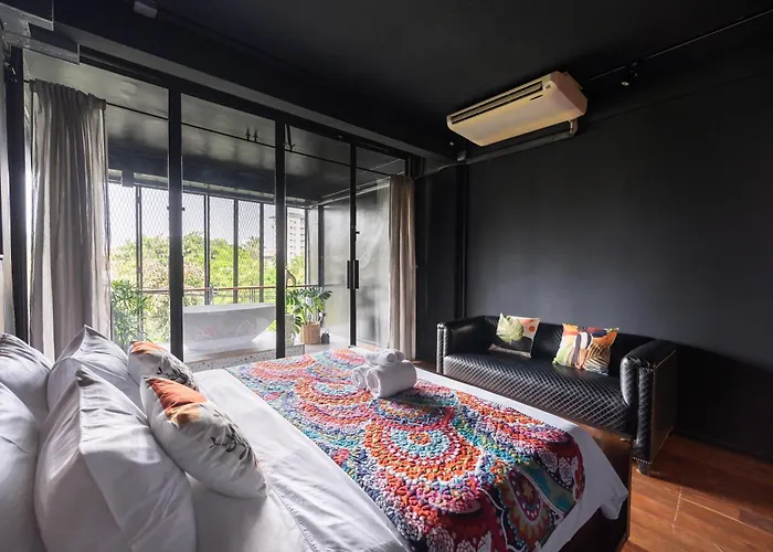 Villa Miq Ekkamai2 3br Designer Oval Bathtub 15pax Bangkok