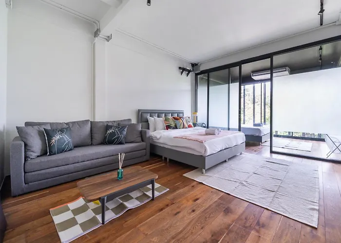 Villa Miq Ekkamai2 3br Designer Oval Bathtub 15pax Bangkok