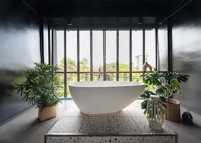 Miq Ekkamai2 3br Designer Oval Bathtub 15pax Villa Bangkok