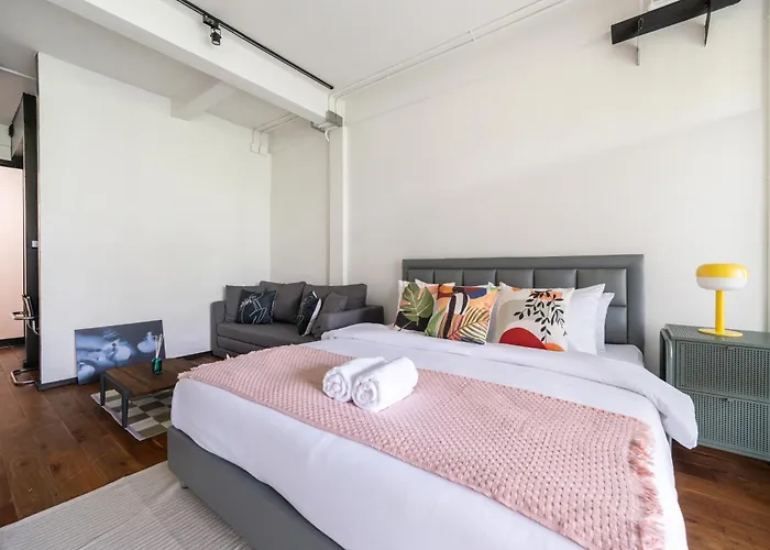 Villa Miq Ekkamai2 3br Designer Oval Bathtub 15pax Bangkok