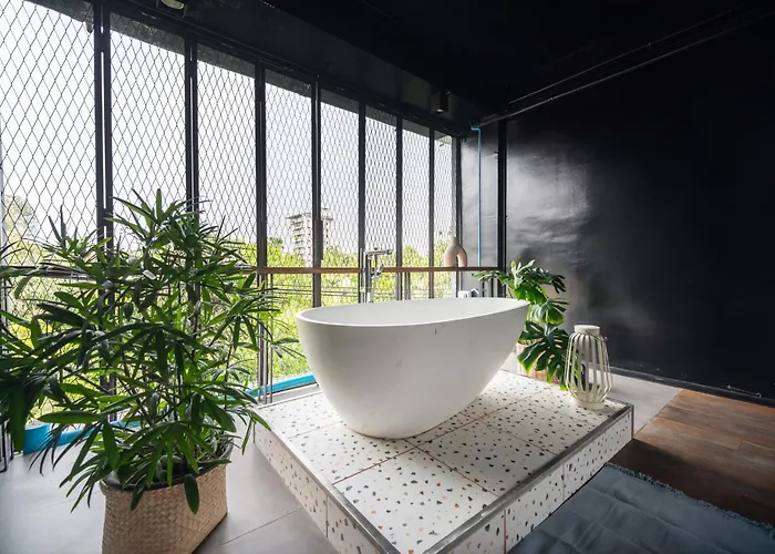 Villa Miq Ekkamai2 3br Designer Oval Bathtub 15pax Bangkok