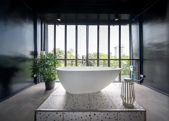 Villa Miq Ekkamai2 3br Designer Oval Bathtub 15pax Bangkok